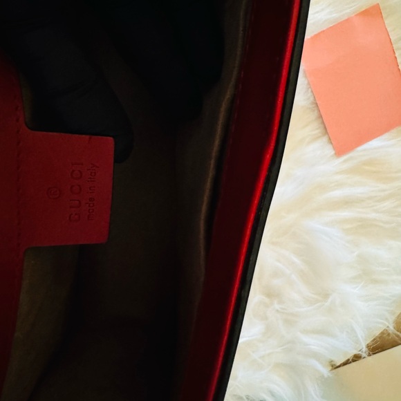 🔥NEGOTIABLE 🔥Gucci Red and Gold Shoulder Bag with Chain Detail - Picture 9 of 10